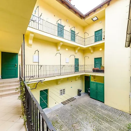 Апартаменты Cosy And Spacious Kampa Прага